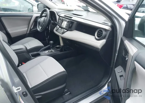 2018 Toyota Rav4 Xle z USA, uszkodzony, nr VIN 2T3RFREV5JW857040